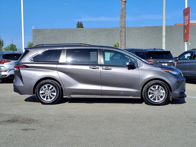 2021 Toyota Sienna LE 8-Passenger