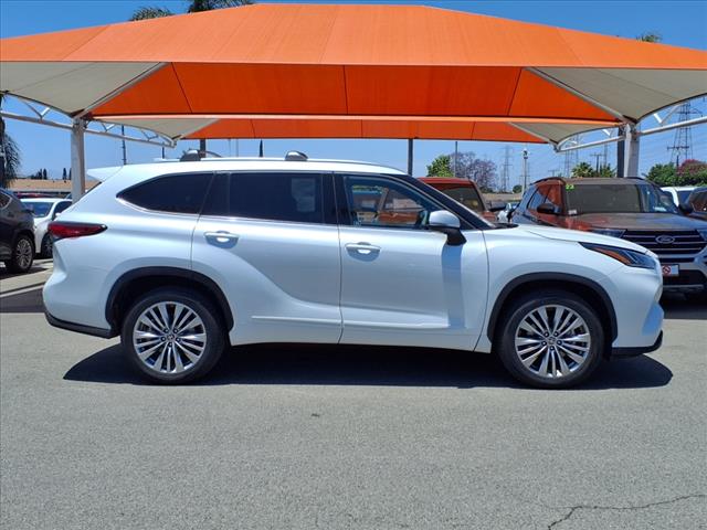 2022 Toyota Highlander Platinum