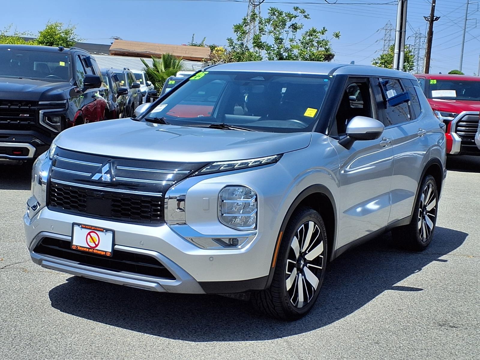 Used 2025 Mitsubishi Outlander SE in Orange CA | JA4J4VA88SZ012447 Used 2025 Mitsubishi Outlander SE in Orange CA | JA4J4VA88SZ012447
