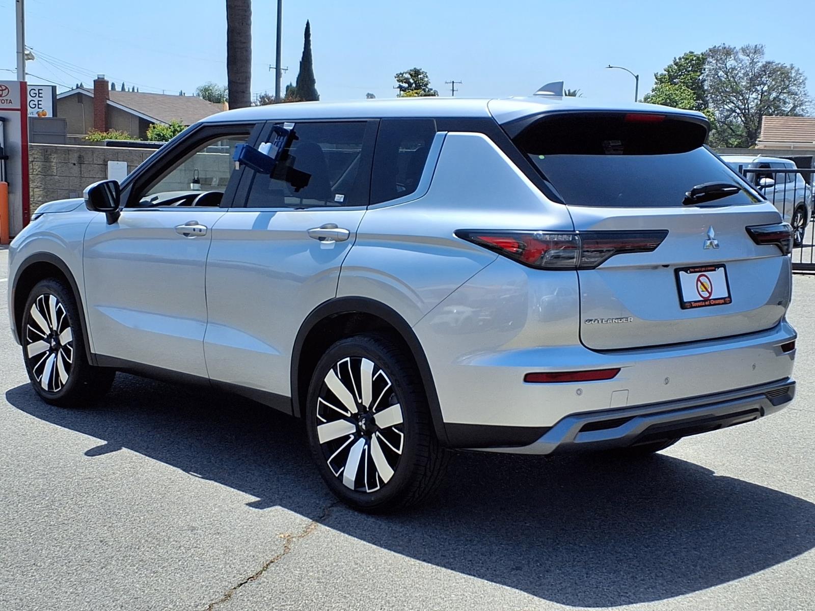 Used 2025 Mitsubishi Outlander SE in Orange CA | JA4J4VA88SZ012447
