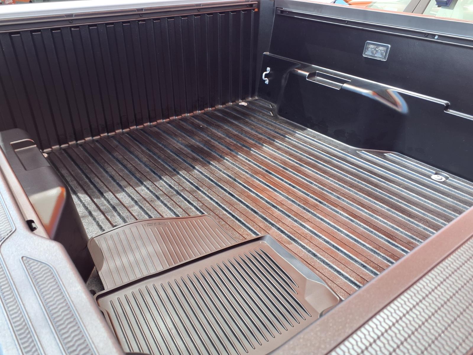 2025 Toyota Tacoma SR5 - Photo 6
