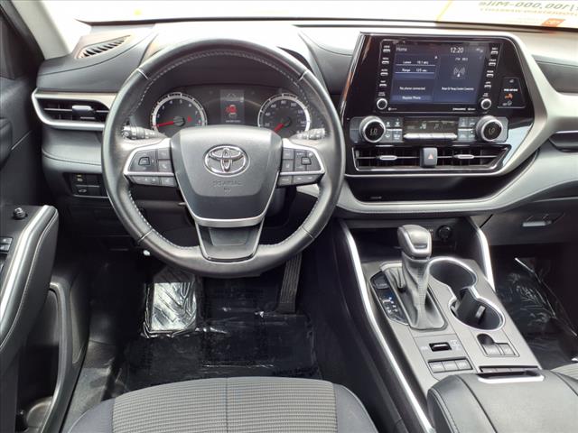 2022 Toyota Highlander LE