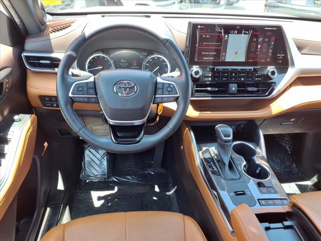 2022 Toyota Highlander Platinum