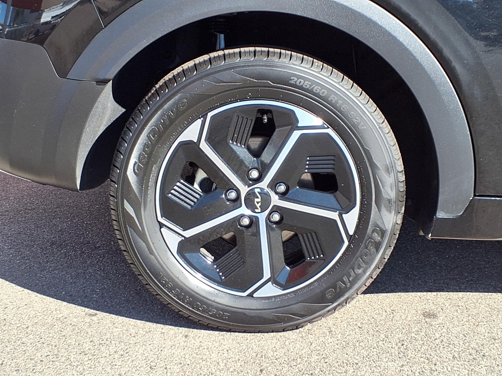 Used 2025 Kia Niro SUV
