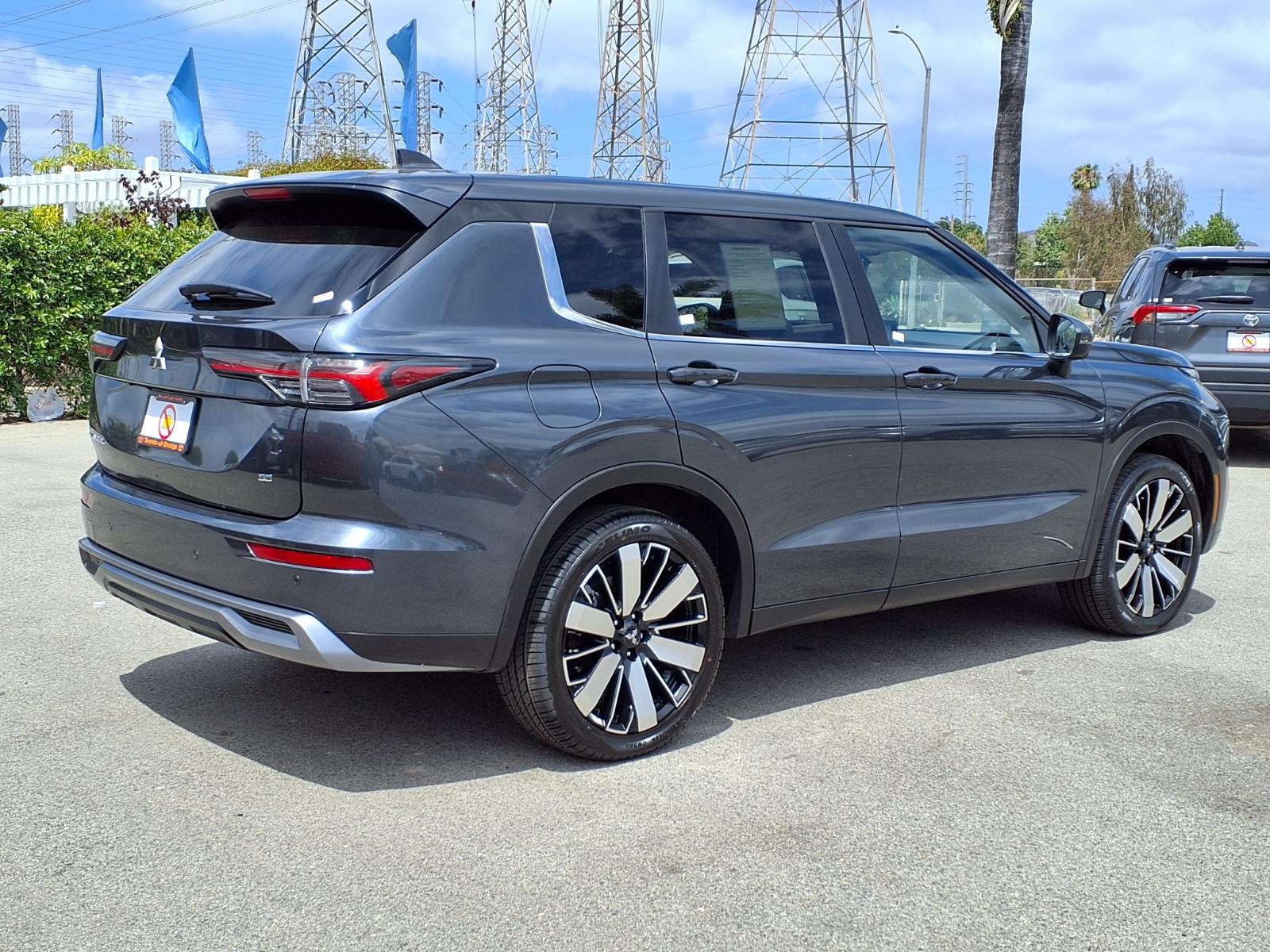 Used 2025 Mitsubishi Outlander SUV