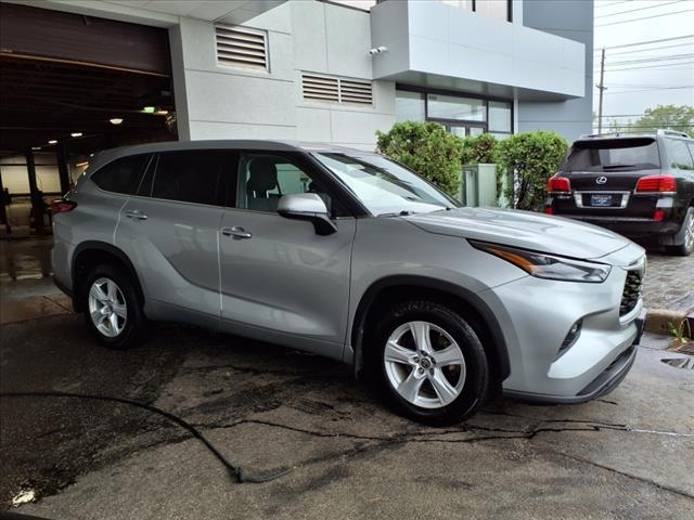 2022 Toyota Highlander LE