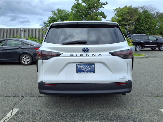 2023 Toyota Sienna XLE
