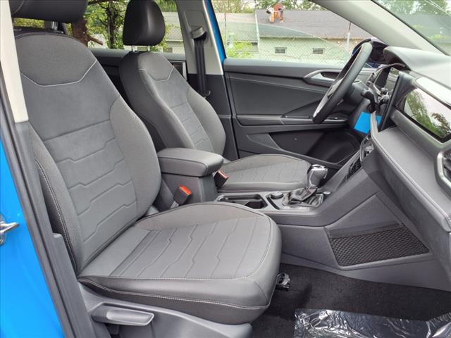 2025 Volkswagen Taos 1.5T SE Black
