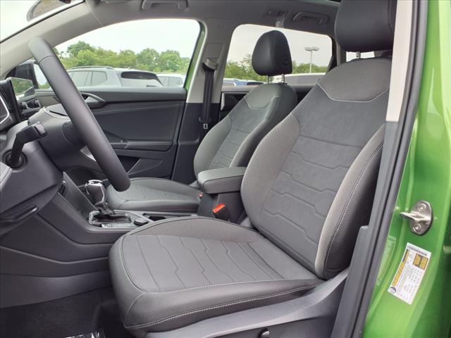 2025 Volkswagen Taos 1.5T SE Black