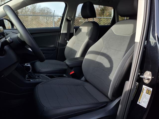 2025 Volkswagen Taos 1.5T SE Black