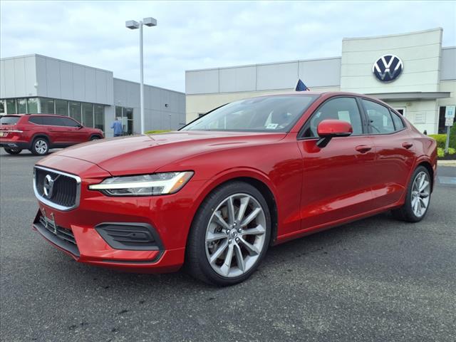 2020 Volvo S60 T6 Momentum