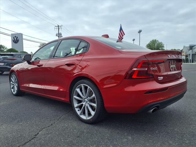 2020 Volvo S60 T6 Momentum