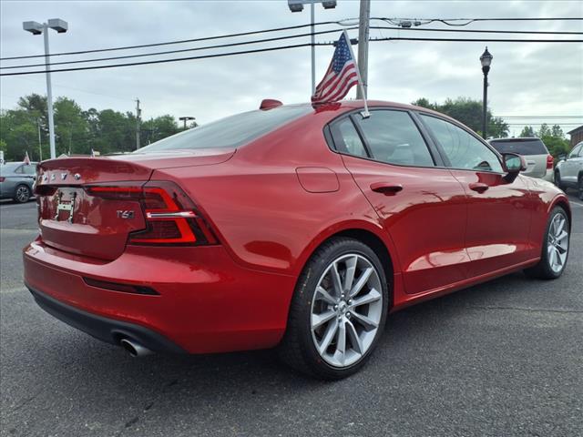 2020 Volvo S60 T6 Momentum