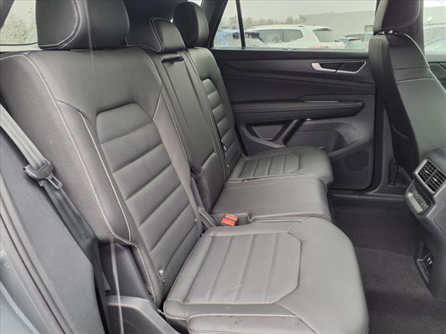 2025 Volkswagen Atlas Cross Sport 2.0T SEL R-Line Black