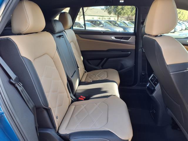 2025 Volkswagen Atlas Cross Sport 2.0T SE w/ Technology