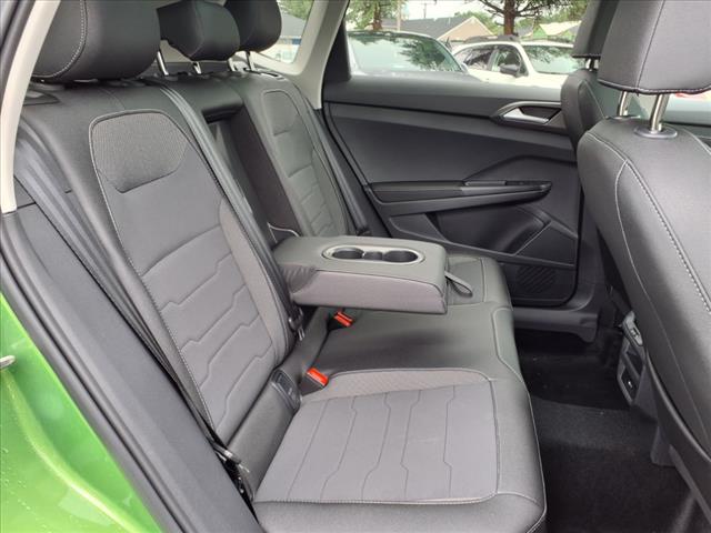2025 Volkswagen Taos 1.5T SE Black