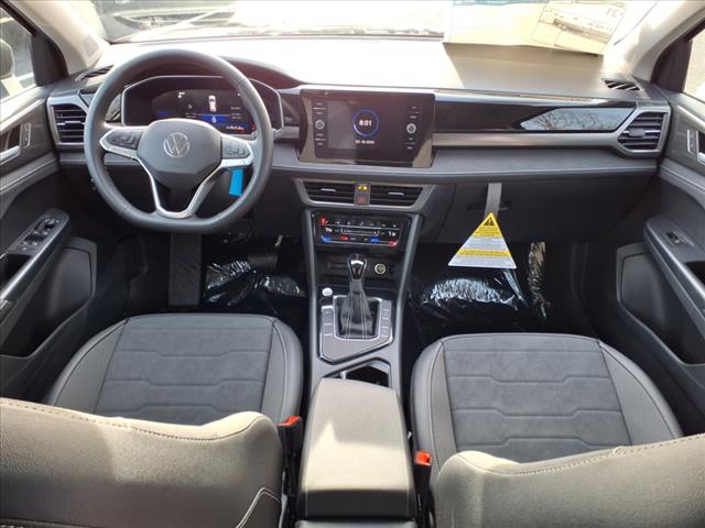2025 Volkswagen Taos 1.5T SE Black