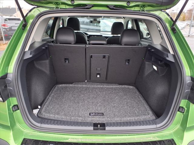 2025 Volkswagen Taos 1.5T SE Black