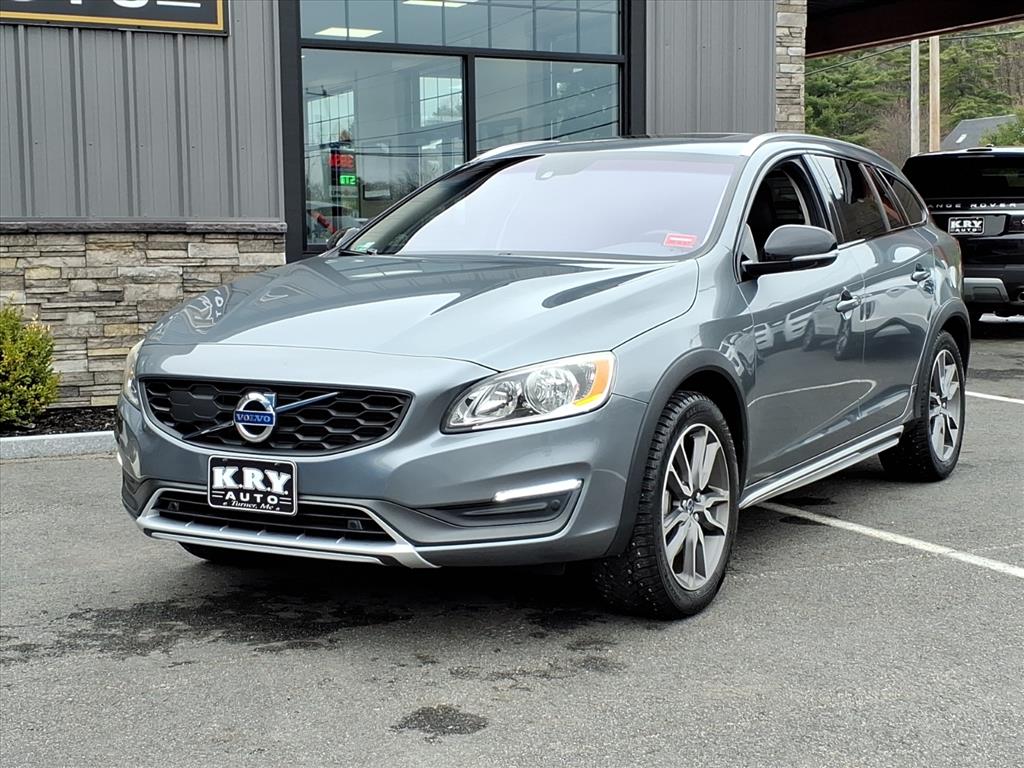 2016 Volvo V60 Cross Country