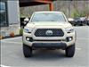 2018 Toyota Tacoma TRD Off-Road - thumbnail 2