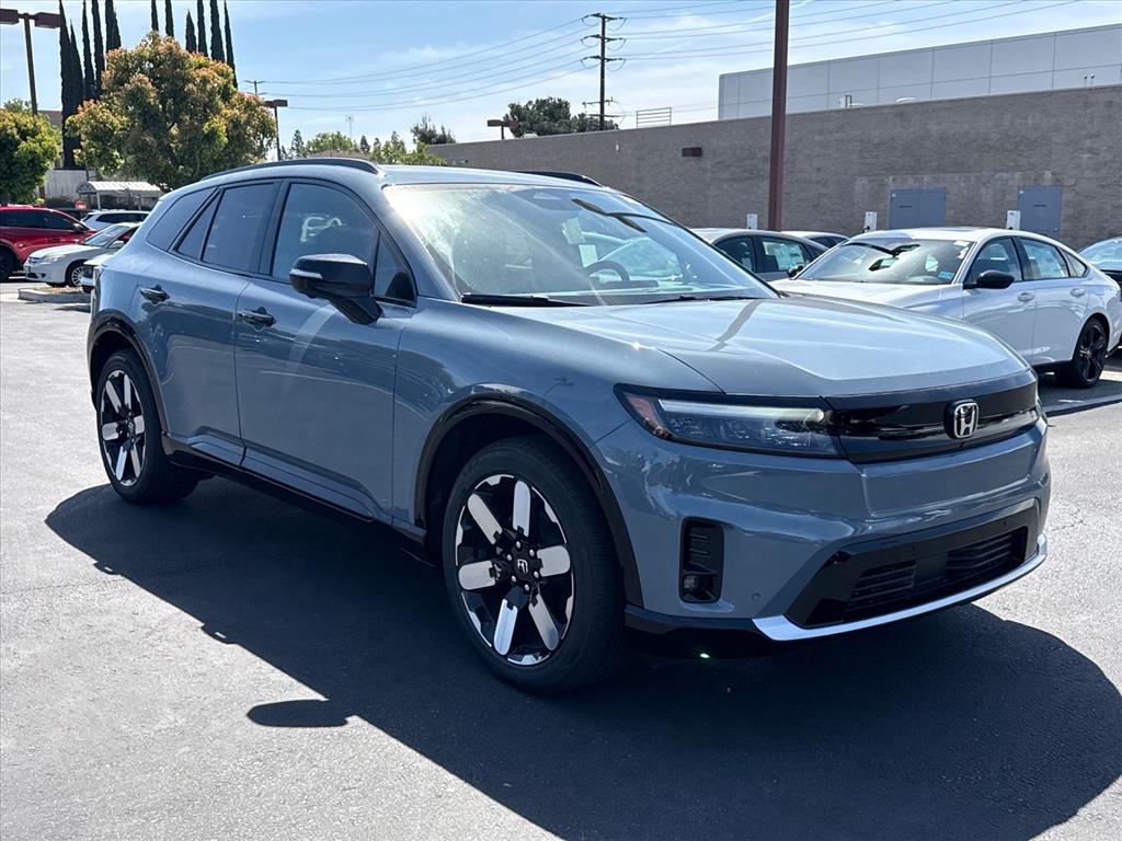 View vehicle photo 3