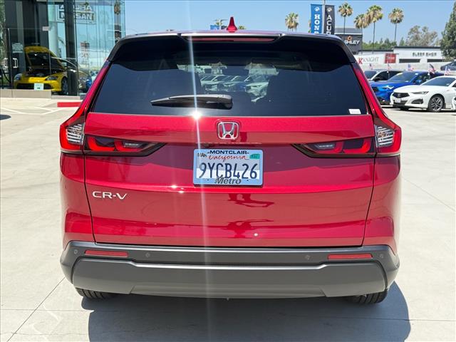 View vehicle photo 4