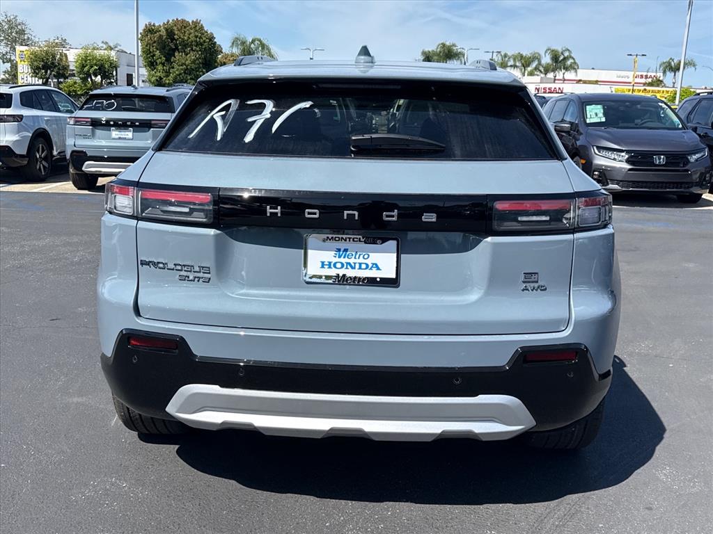 View vehicle photo 7