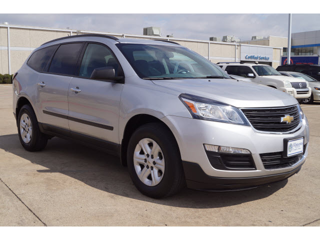Preowned 2014 Chevrolet Traverse LS for sale by Chuck Fairbanks Chevrolet in DeSoto, TX