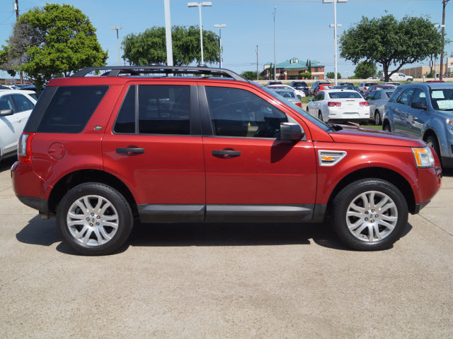 Preowned 2008 Land Rover LR2 SE for sale by Chuck Fairbanks Chevrolet in DeSoto, TX