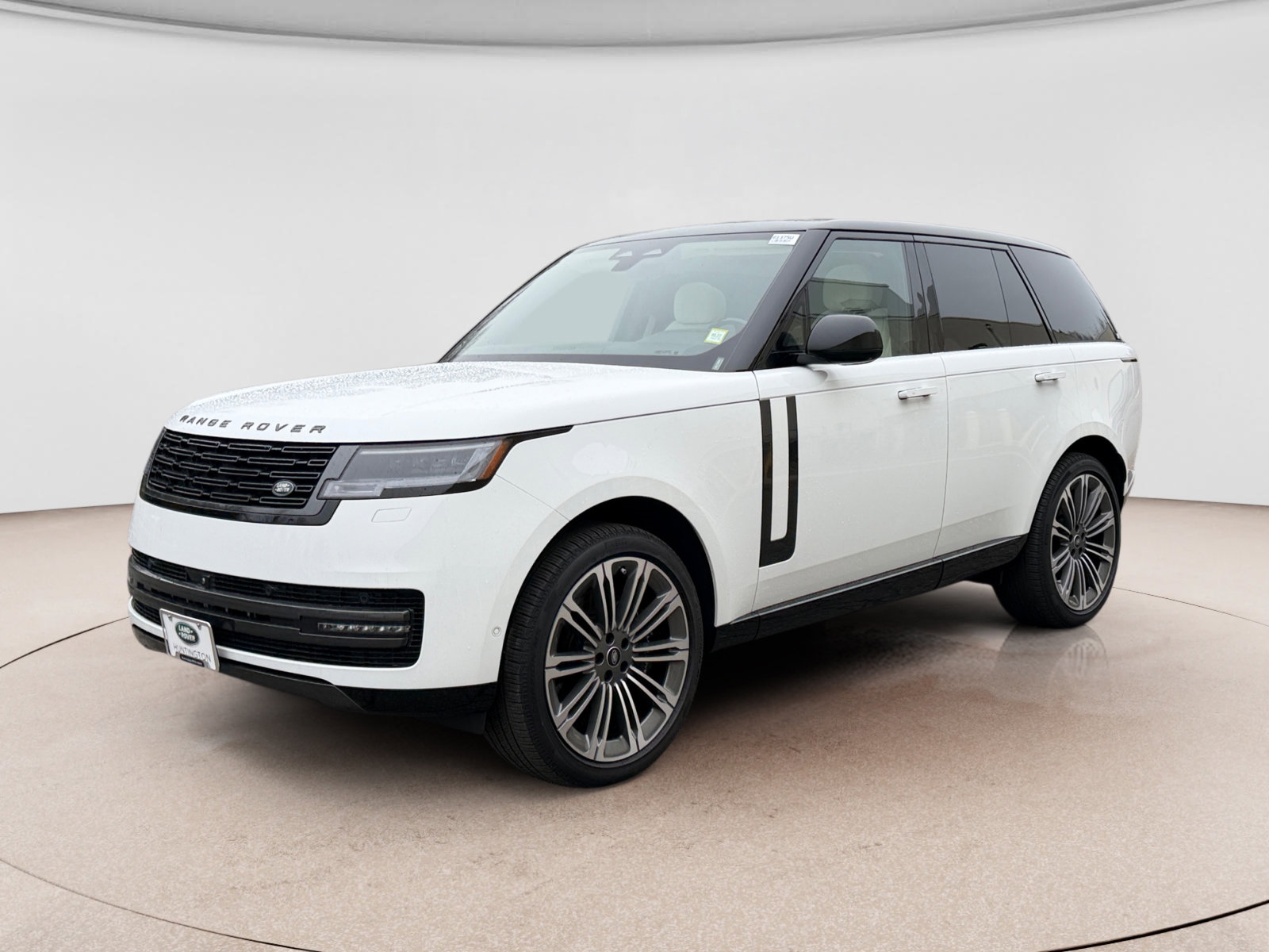 Fuji White 2025 Land Rover Range Rover P530 SE AWD SUV / Crossover All-Wheel Drive 8-Speed Automatic