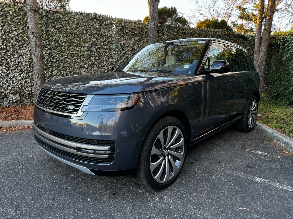 2025 Land Rover Range Rover P530 SE