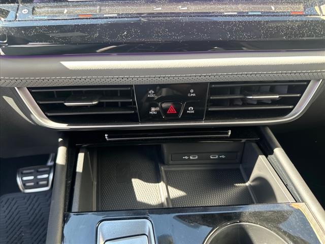 2024 Volkswagen Atlas Cross Sport SEL R-Line 4Motion