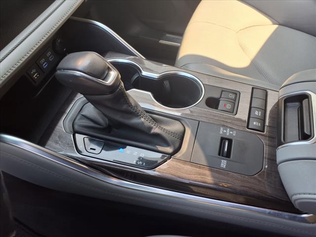 2022 Toyota Highlander Hybrid Platinum