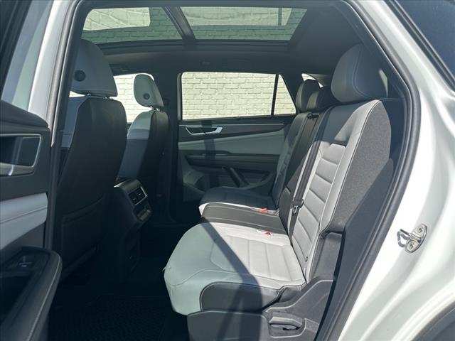 2024 Volkswagen Atlas Cross Sport SEL R-Line 4Motion