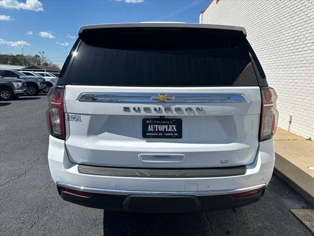 2023 Chevrolet Suburban LT