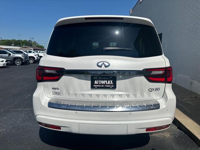 2024 INFINITI QX80 Premium Select