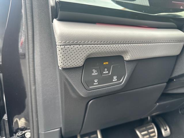 2024 Volkswagen Atlas Peak Edition SE 4Motion