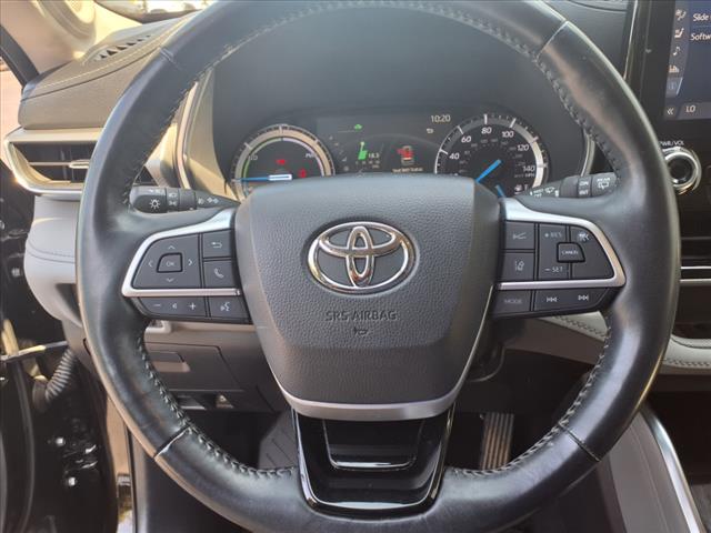 2022 Toyota Highlander Hybrid Platinum