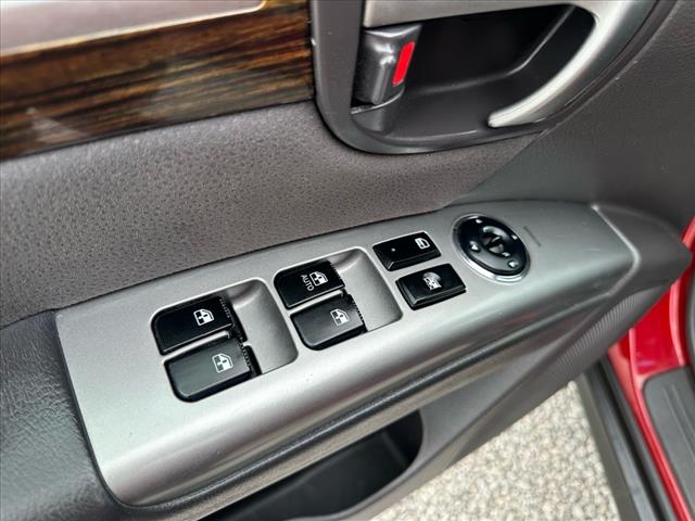 2011 Hyundai SANTA FE SE