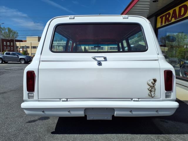 1968 Chevrolet Suburban 3 Door