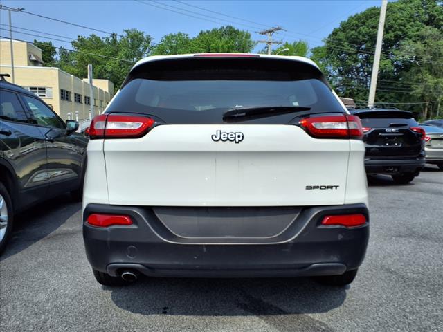 2016 Jeep Cherokee Sport