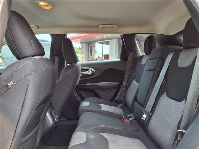 2016 Jeep Cherokee Sport