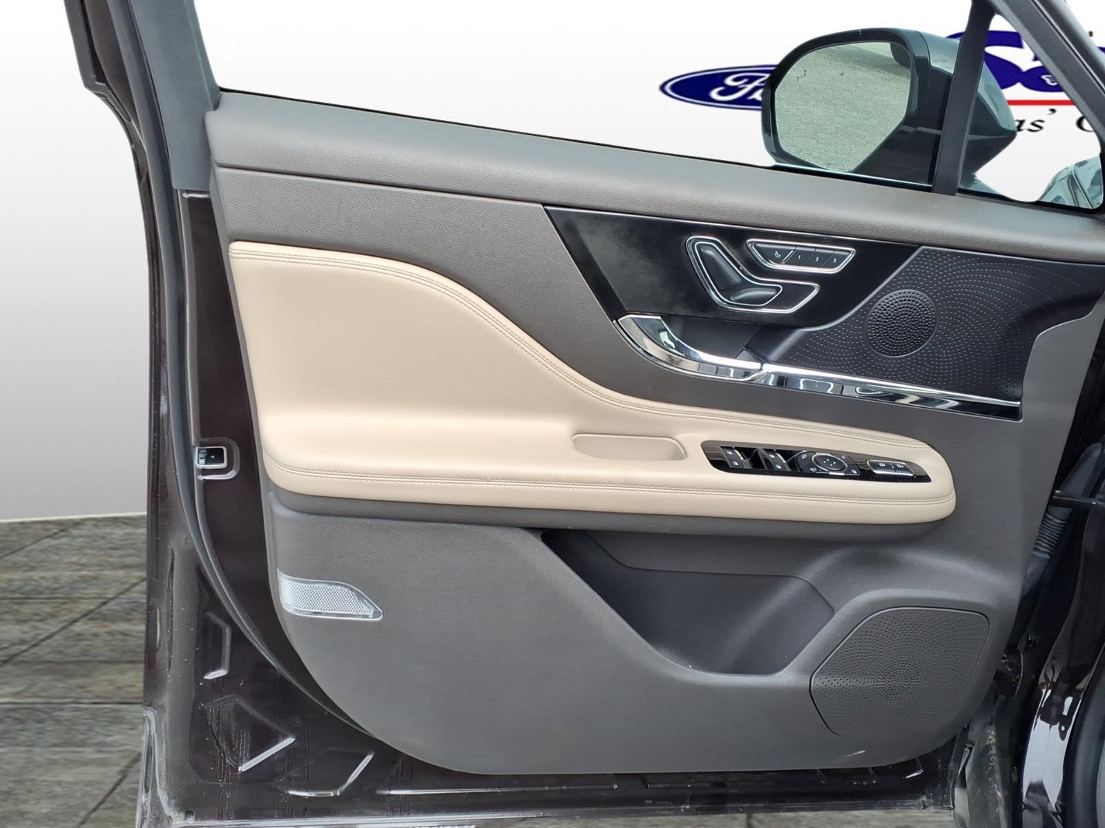 Used Car 2023 Lincoln Corsair  Standard For Sale Under $30,000 In Bastrop, Texas