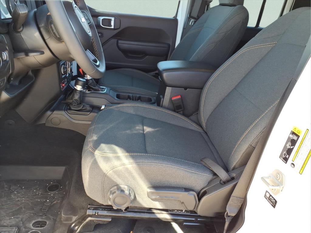 Used Car 2024 Jeep Gladiator  Willys For Sale Under $40,000 In Bastrop, Texas