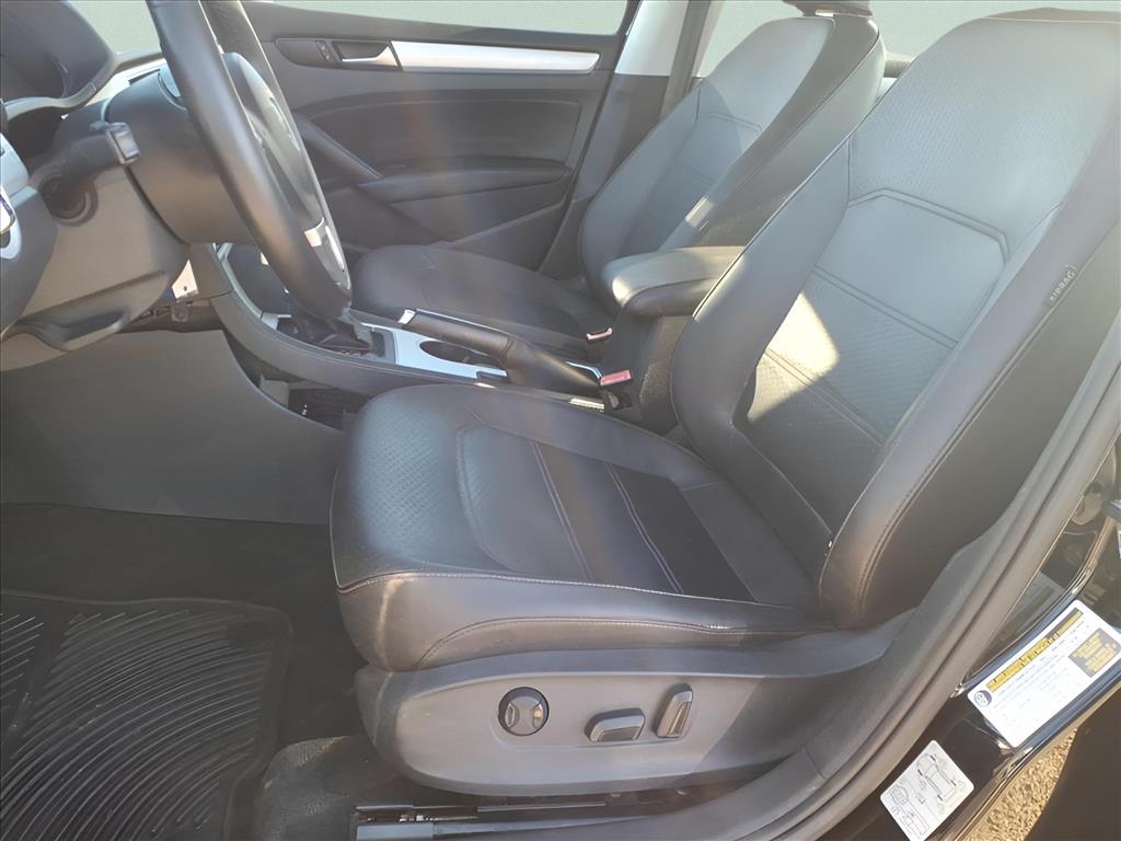 Used Car 2013 Volkswagen Passat  Tdi Se For Sale Under $10,000 In Bastrop, Texas