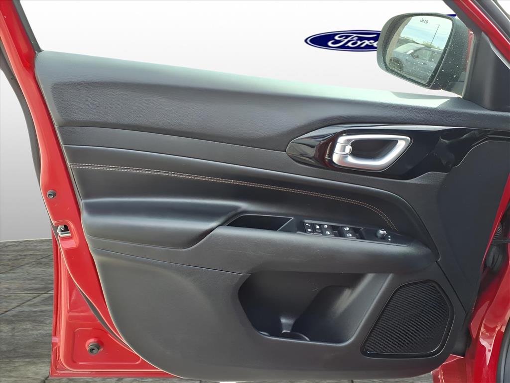 Used Car 2022 Jeep Compass  For Sale Under $25,000 In Bastrop, Texas