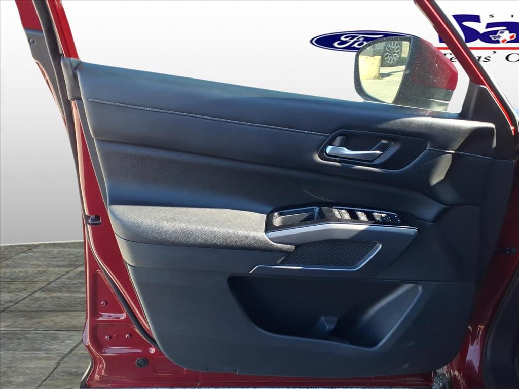 Used Car 2023 Nissan Pathfinder  Sl For Sale Under $35,000 In Bastrop, Texas