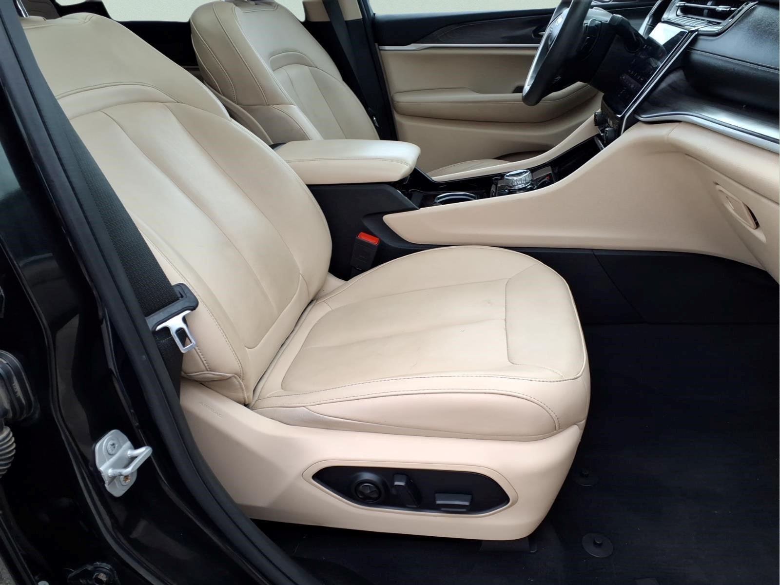 Used Car 2022 Jeep Grand Cherokee L  Limited For Sale Under $30,000 In Bastrop, Texas