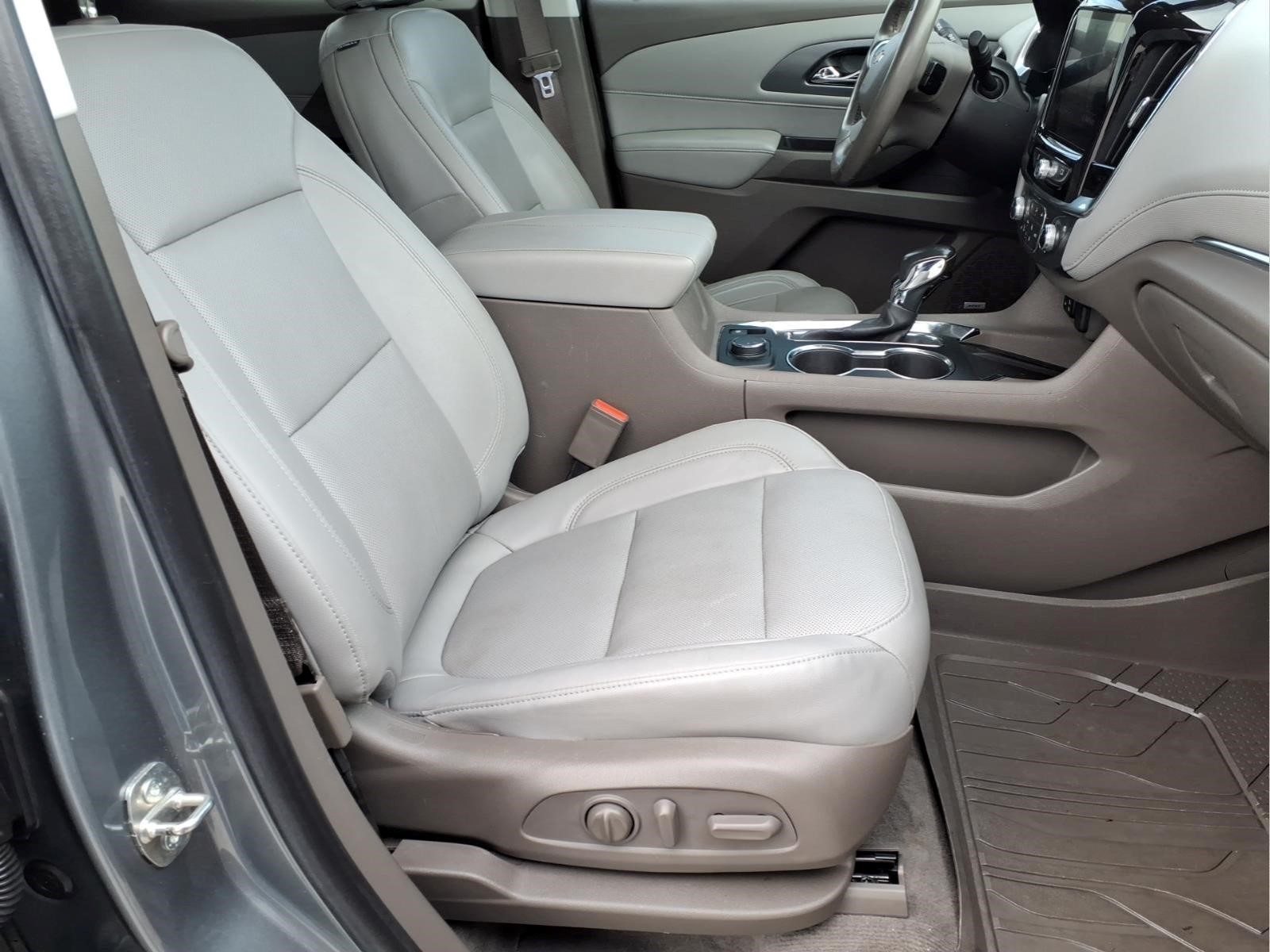 Used Car 2021 Chevrolet Traverse  Premier For Sale Under $30,000 In Bastrop, Texas