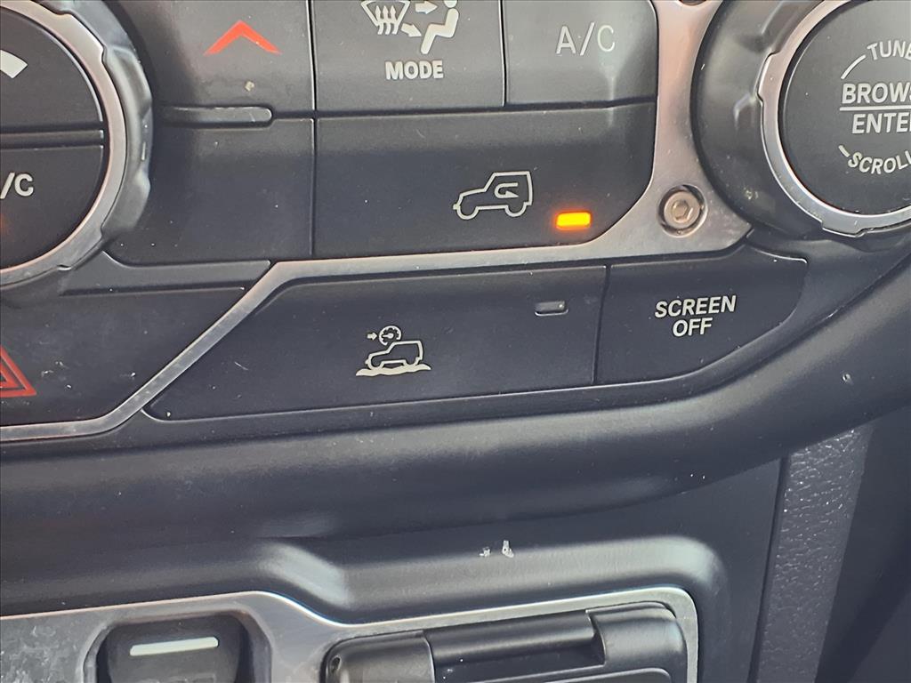 Used Car 2022 Jeep Gladiator  Willys For Sale Under $35,000 In Bastrop, Texas